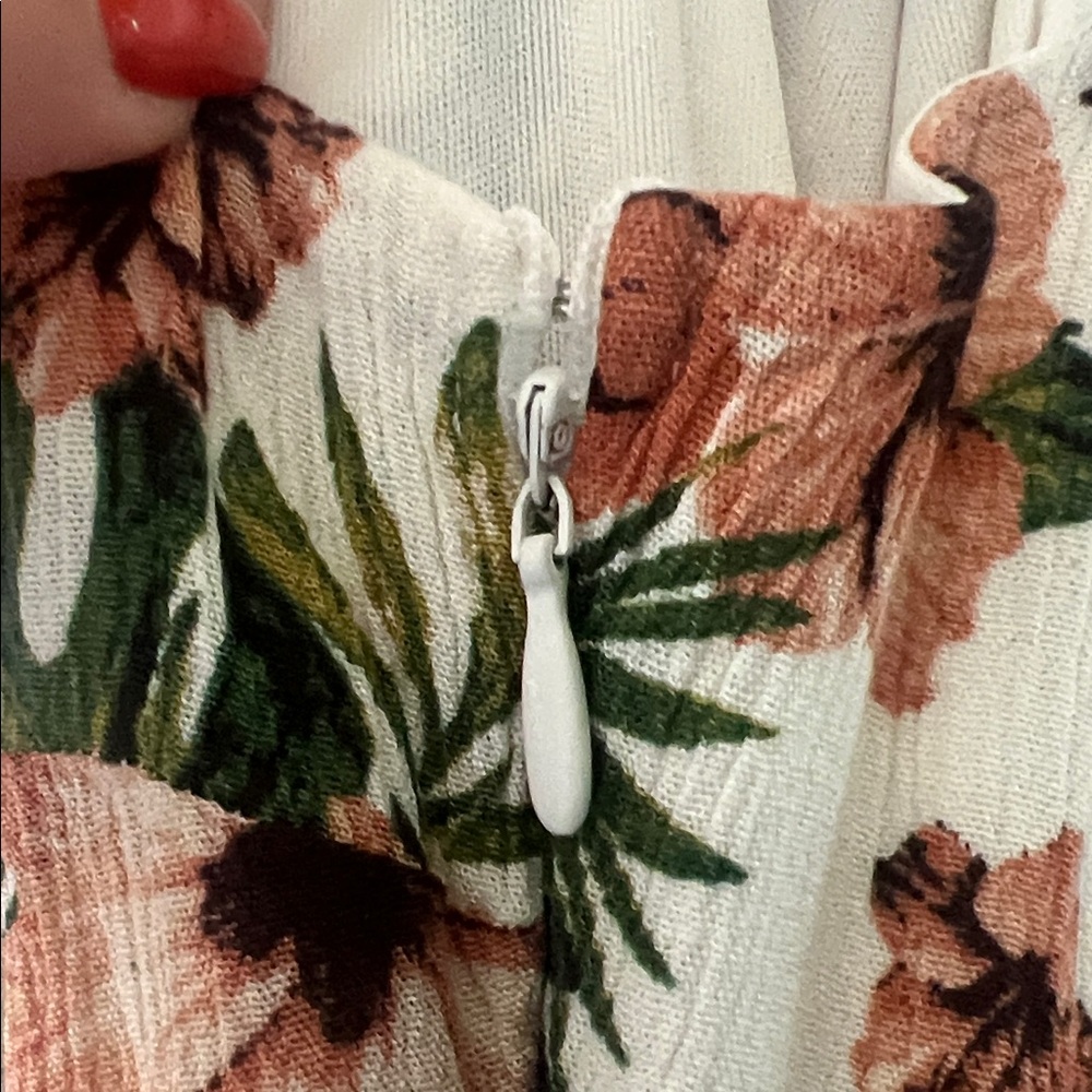 Floral Ruffle One-Shoulder Romper - Picture 3 of 3